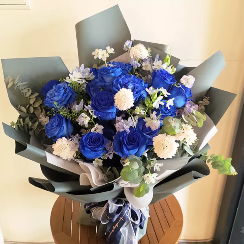 進口深藍玫瑰花束