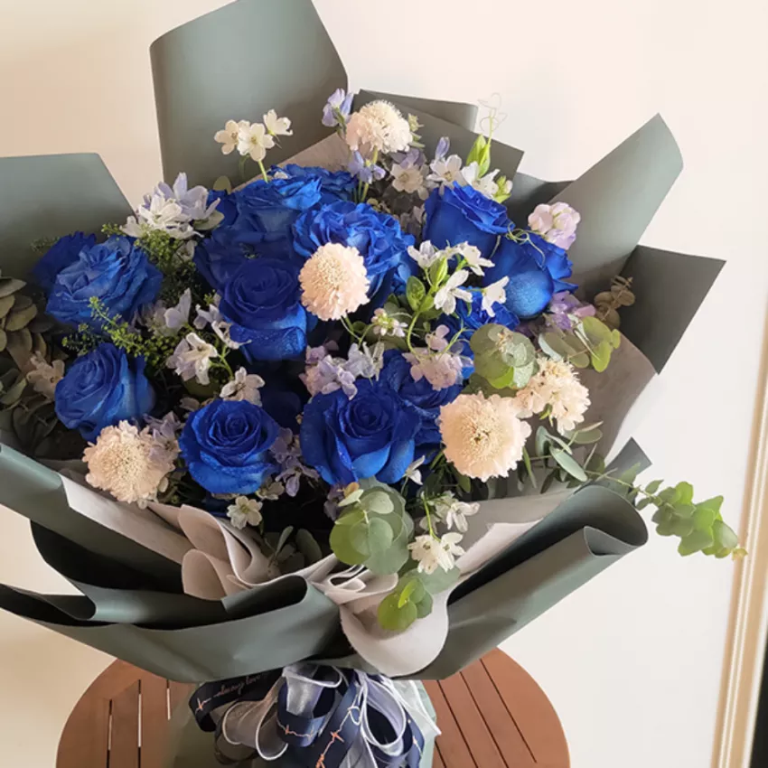 進口深藍玫瑰花束