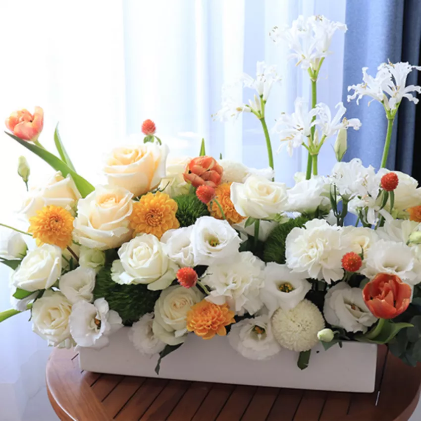 橘白色系長形桌花