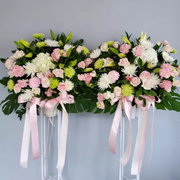 粉白色系花籃