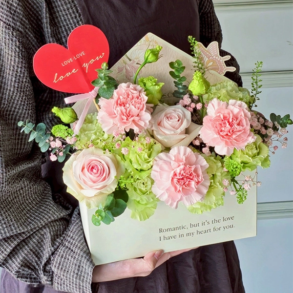 康乃馨白色花盒