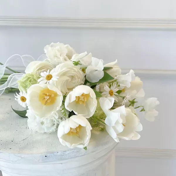 白色鬱金香捧花