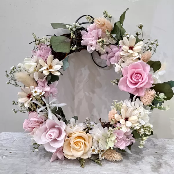 粉白色永生花圈