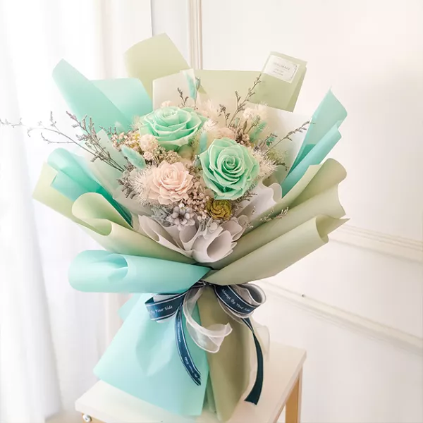 淡綠色永生花束