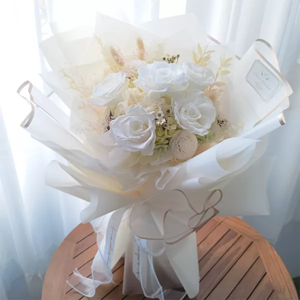 白色永生花束 