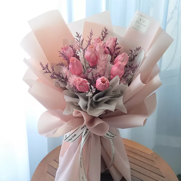 粉色鬱金香乾燥花束