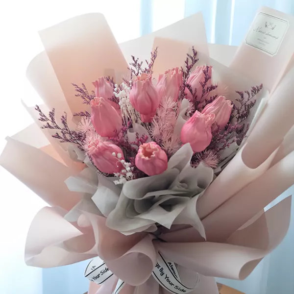 粉色鬱金香乾燥花束