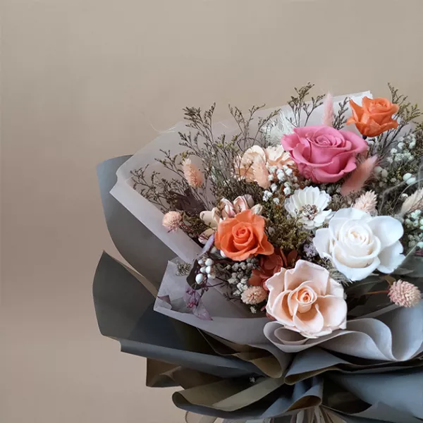 藕粉色永生花束