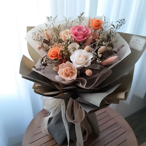 藕粉色永生花束