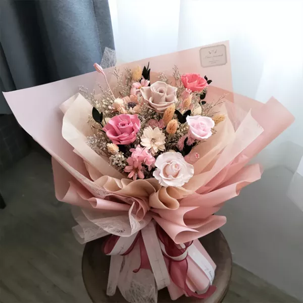 粉藕色永生花束