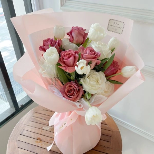玫瑰鬱金香花束