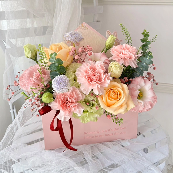 康乃馨粉色花盒